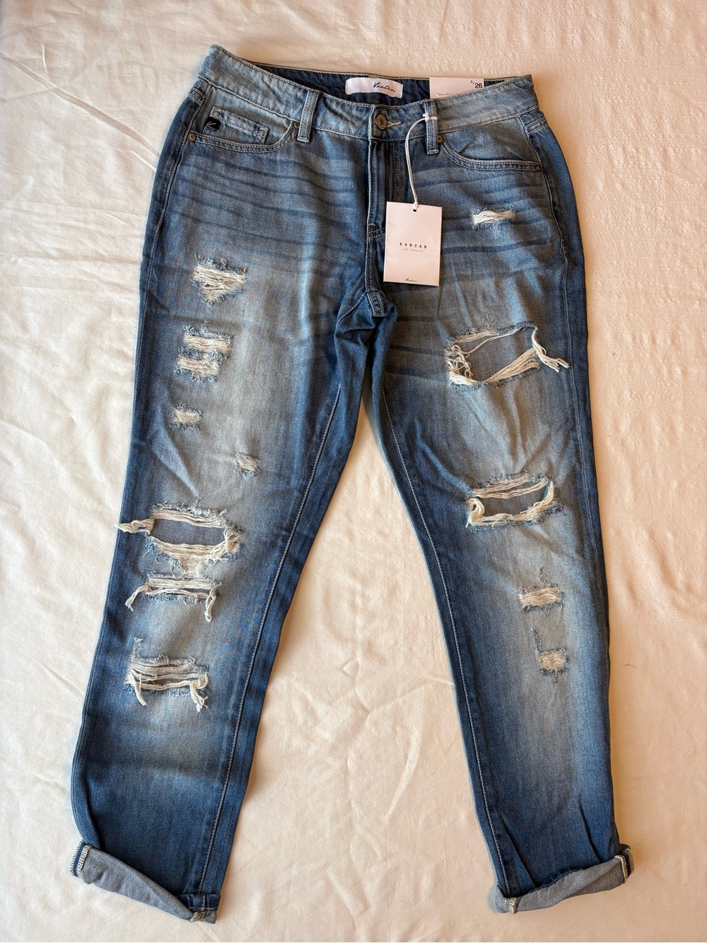 KanCan Women's Jeans Relaxed Fit and a Light Wash Denim Finish size 5/26